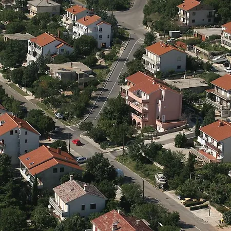 Ivona 6 Apartment